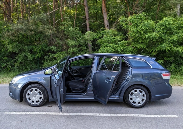 Toyota Avensis cena 25900 przebieg: 260000, rok produkcji 2009 z Andrychów małe 781